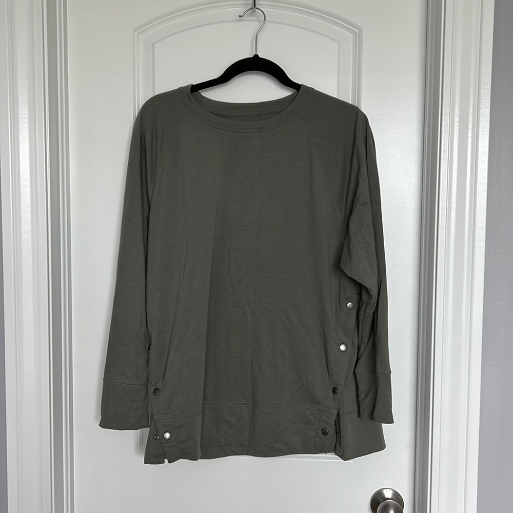 A:Glow maternity/ nursing long sleeve top.